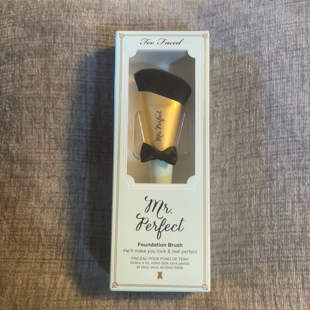 Too Faced Mr. Perfect Foundation Brush